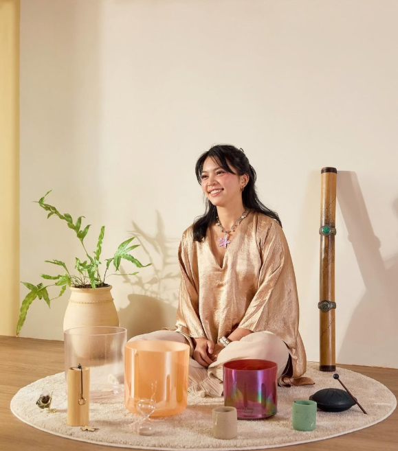 Patcharanun Deacon (Beams), sound healing facilitator